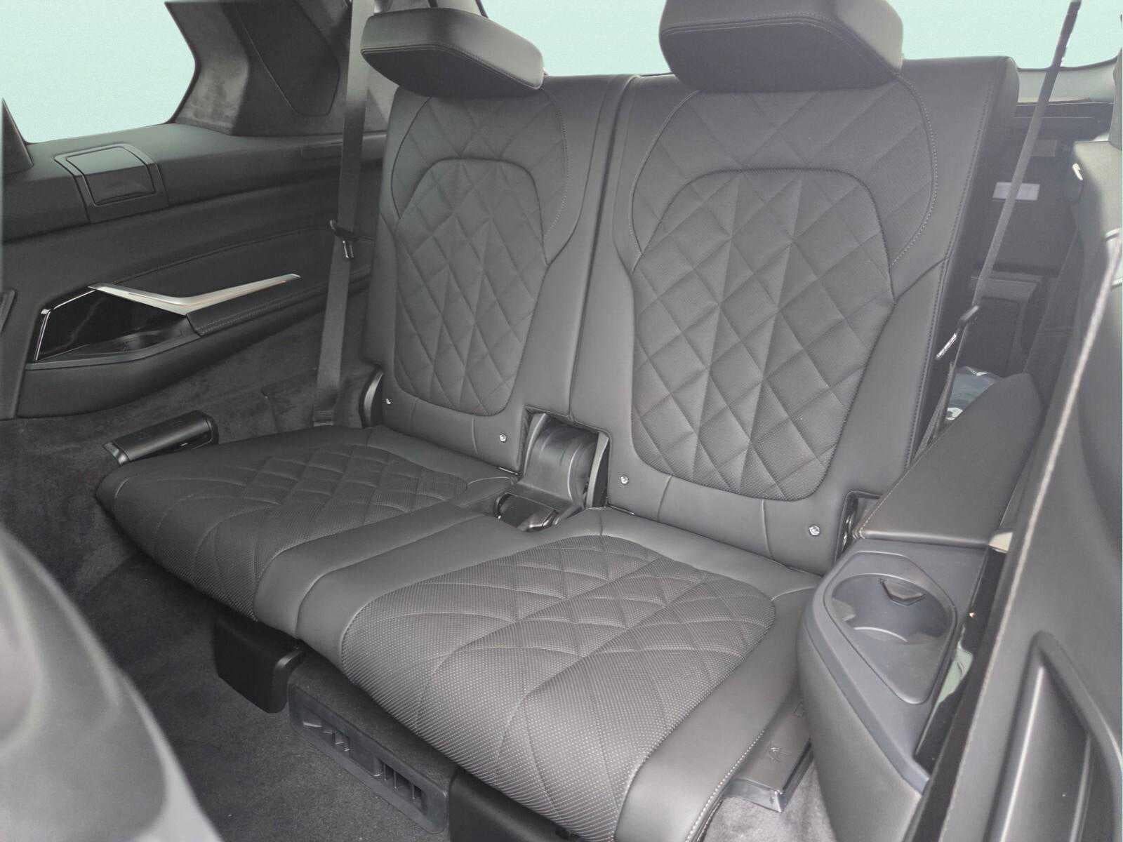 2027 BMW X7 xDrive40i xDrive40i