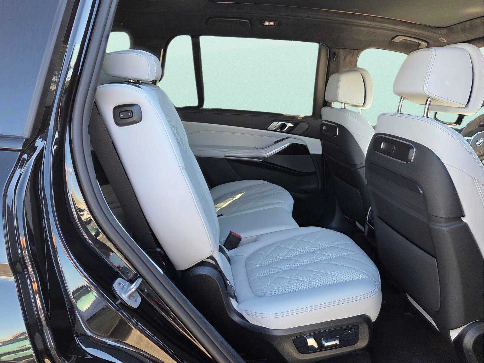 2027 BMW X7 xDrive40i xDrive40i