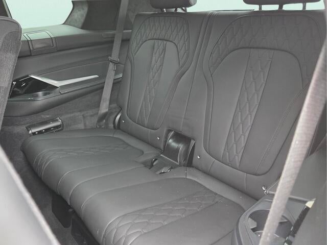 2025 BMW X7 M60i M60i