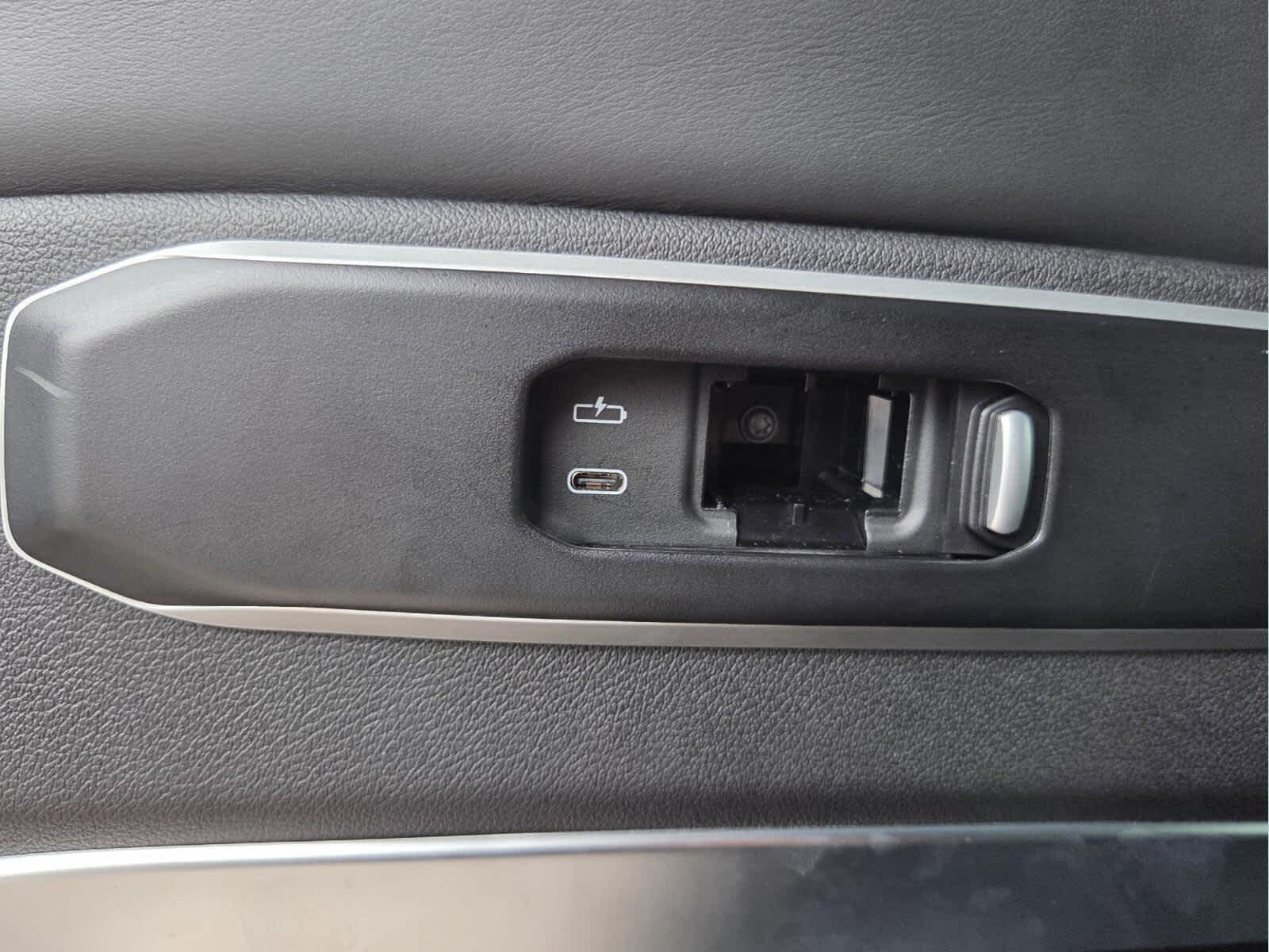 2025 BMW X7 M60i M60i