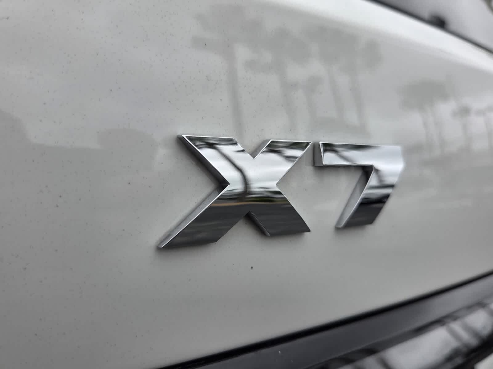 2025 BMW X7 M60i M60i