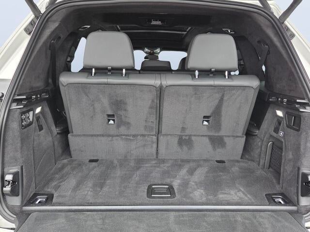 2025 BMW X7 M60i M60i