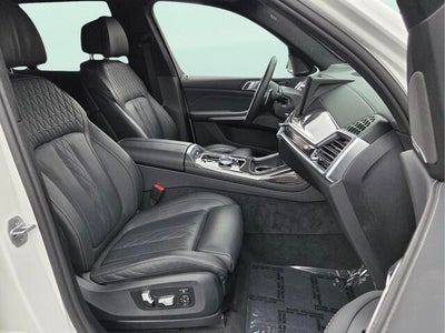 2025 BMW X7 M60i M60i