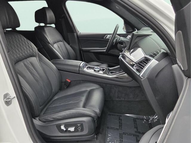 2025 BMW X7 M60i M60i