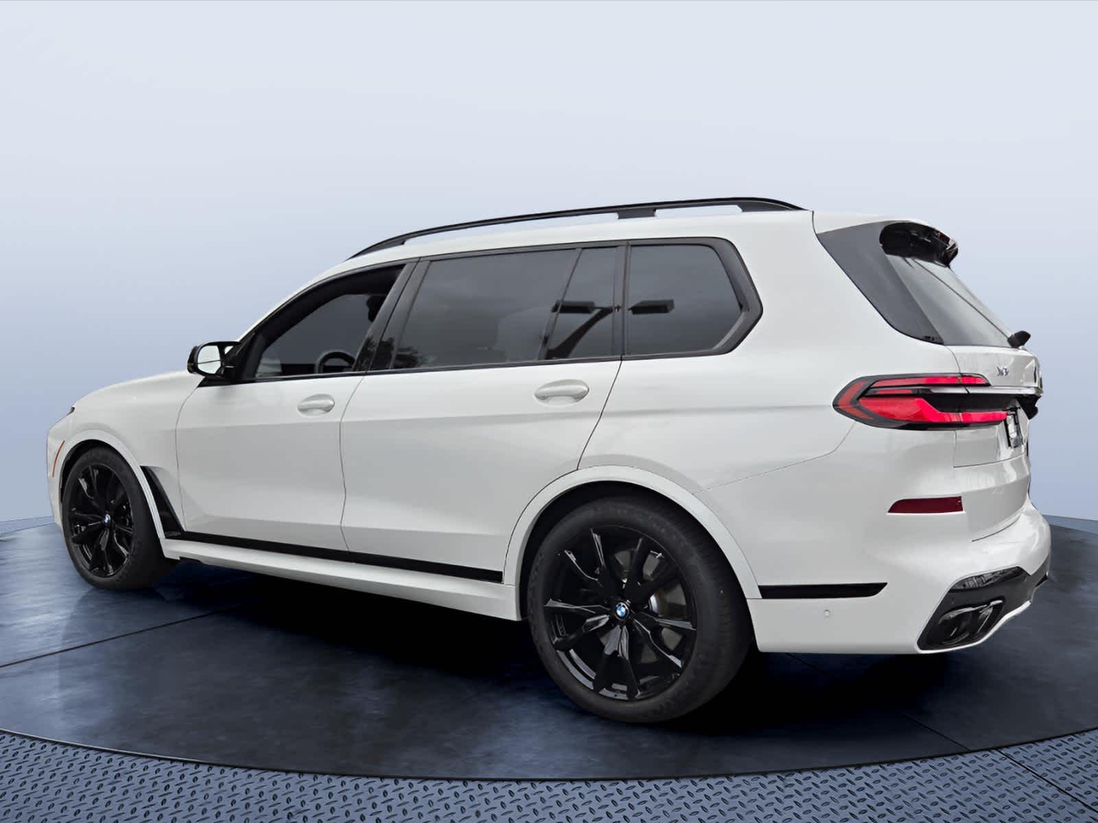 2025 BMW X7 M60i M60i