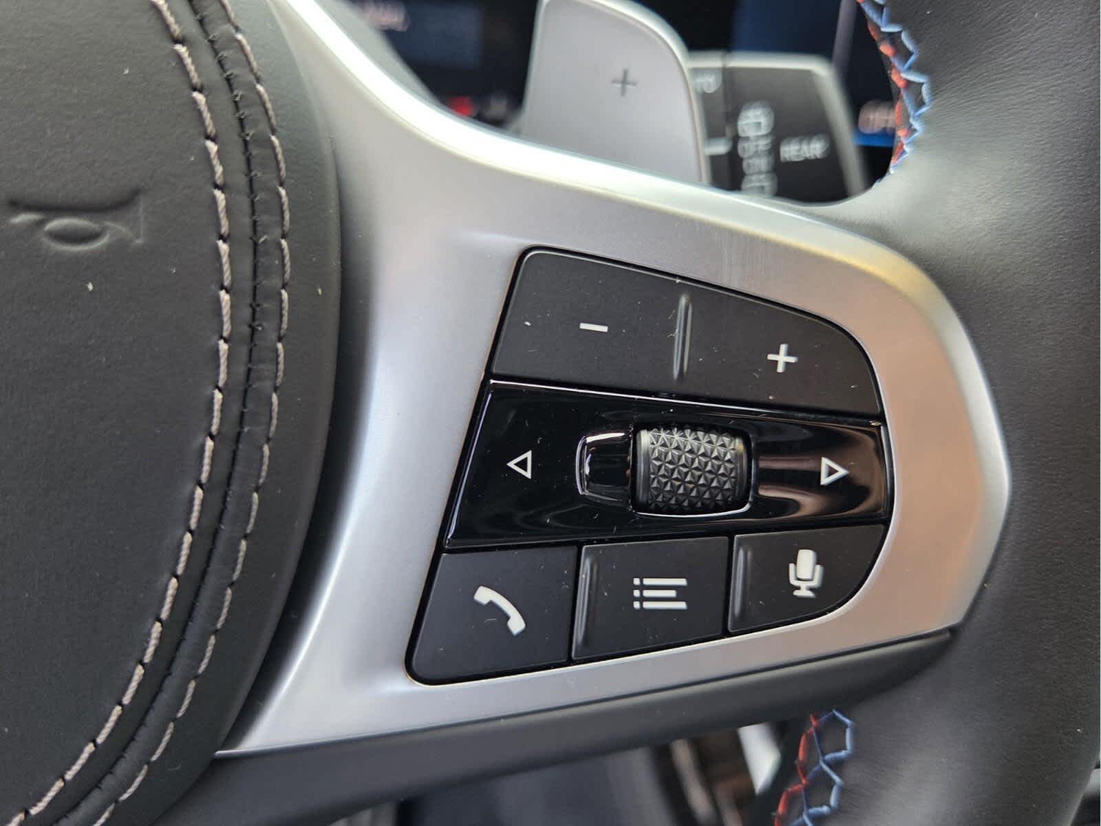 2025 BMW X7 M60i M60i
