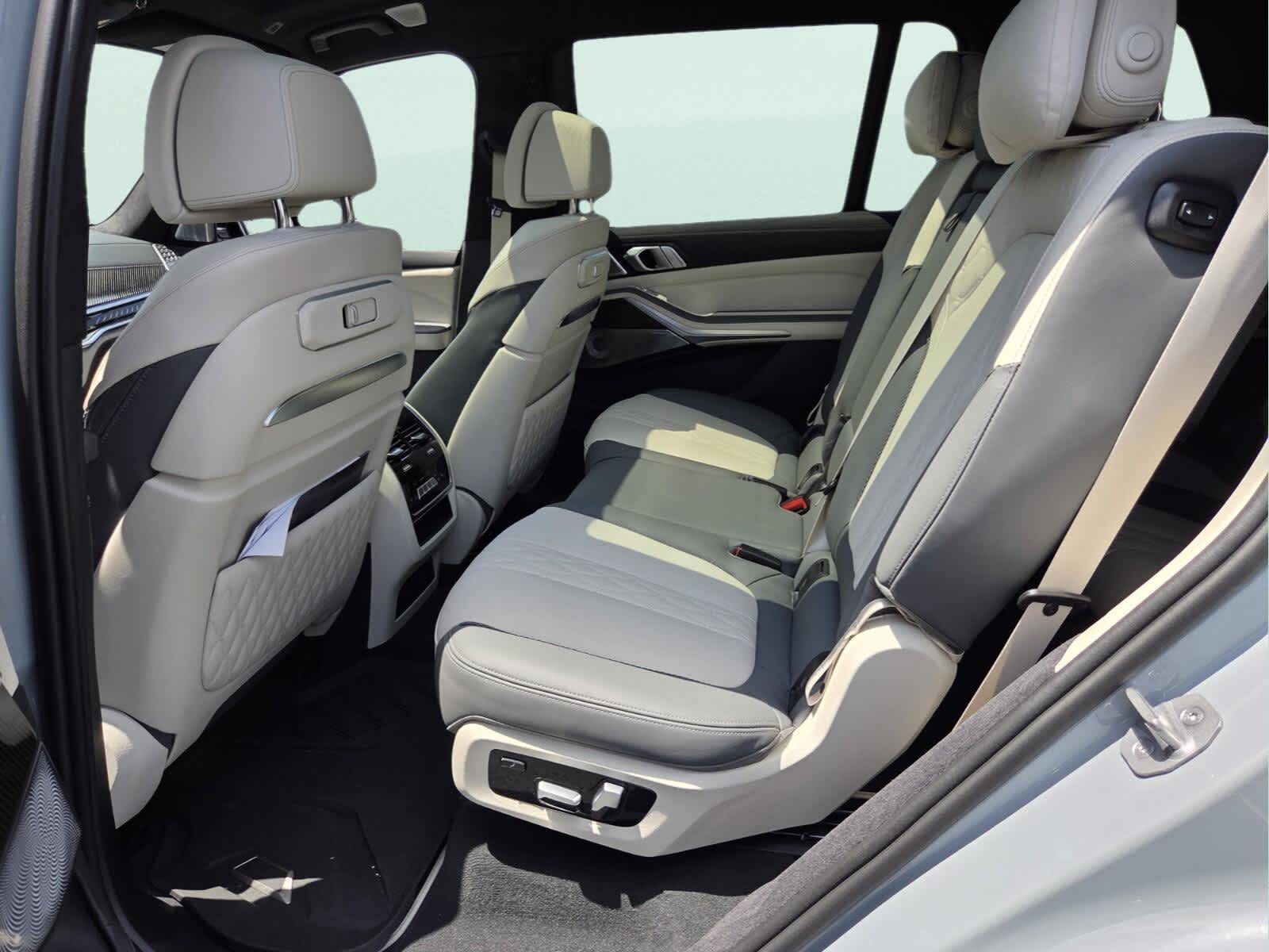 2024 BMW X7 M60i M60i