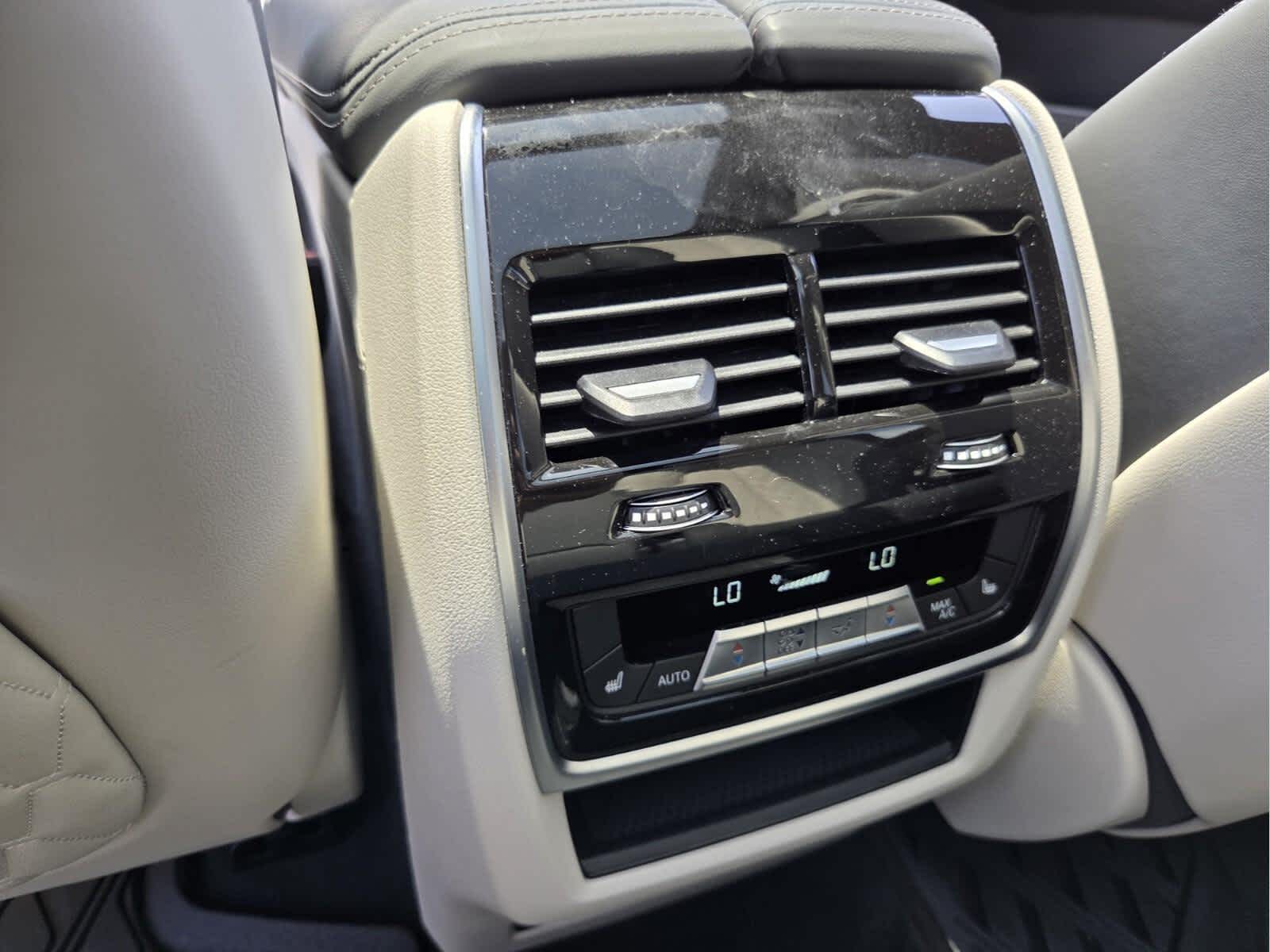 2024 BMW X7 M60i M60i