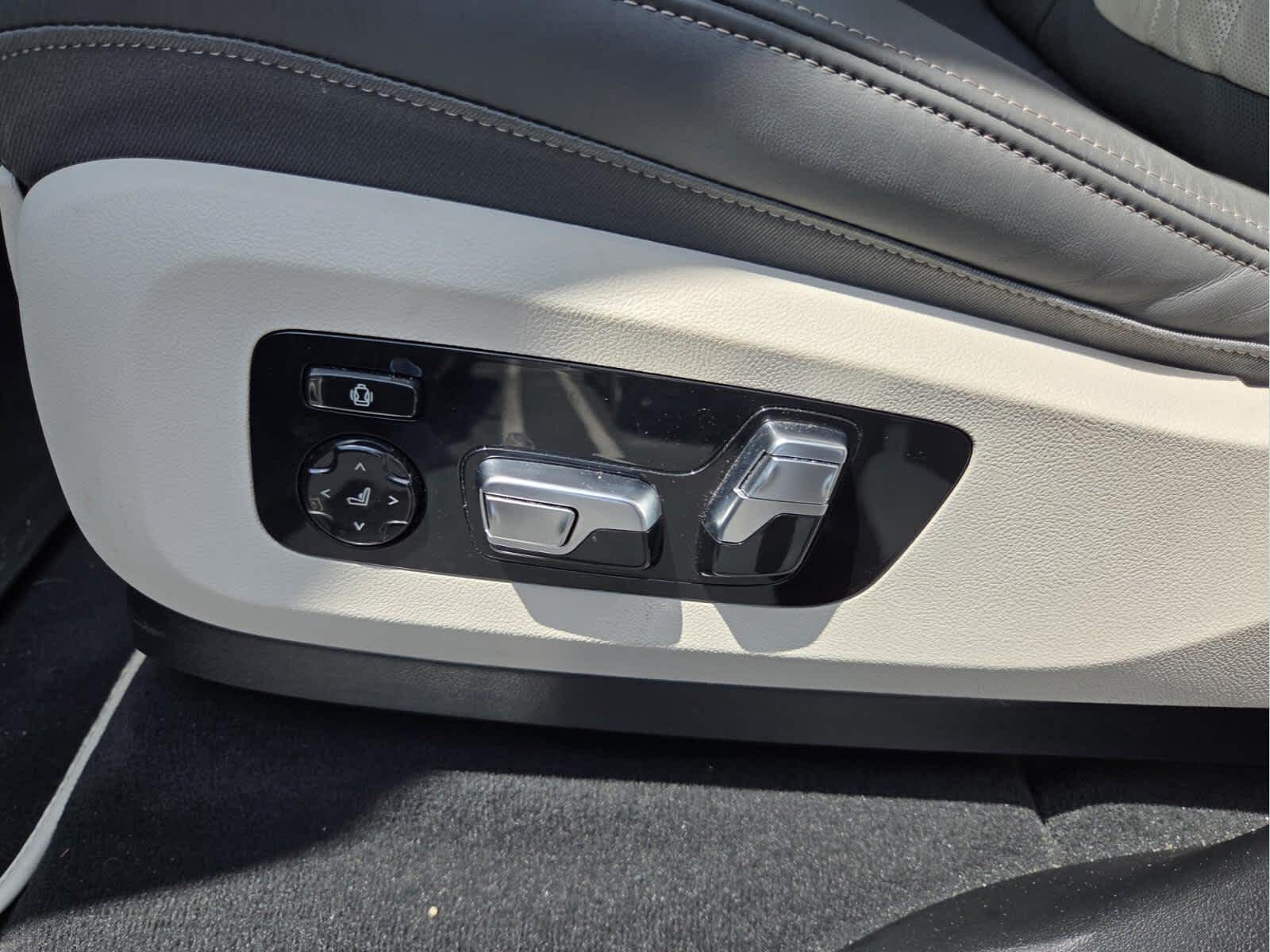 2024 BMW X7 M60i M60i