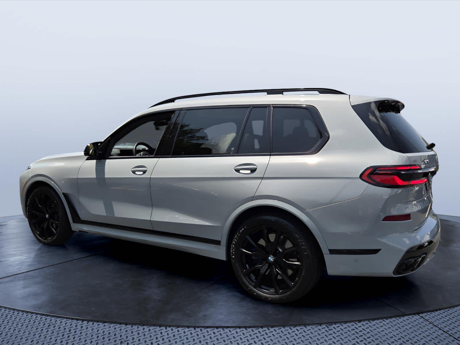 2024 BMW X7 M60i M60i