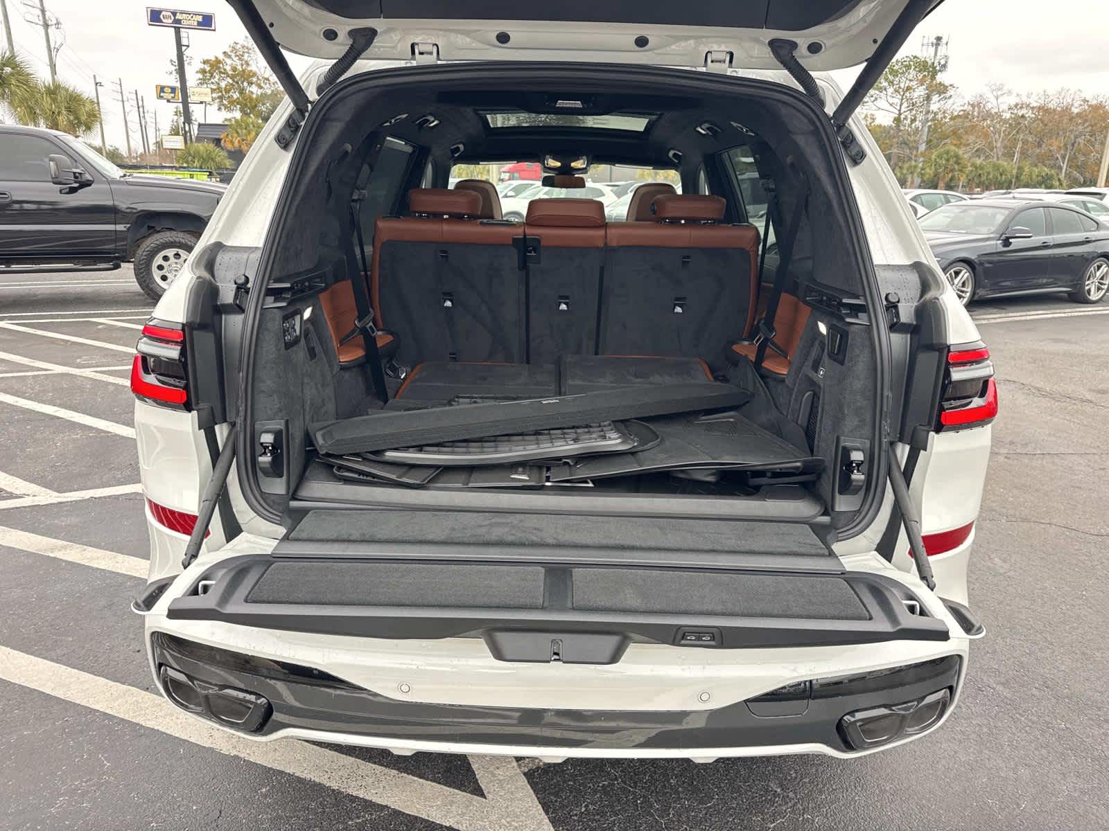 2026 BMW X7 M60i M60i