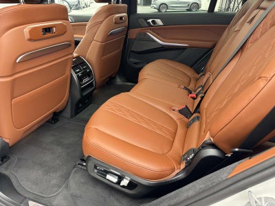 2026 BMW X7 M60i M60i