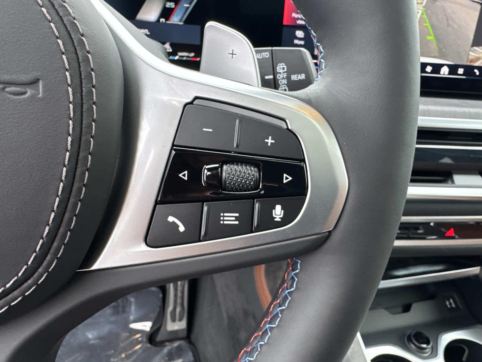 2026 BMW X7 M60i M60i