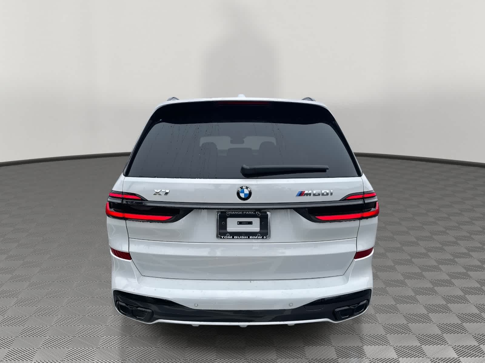 2026 BMW X7 M60i M60i
