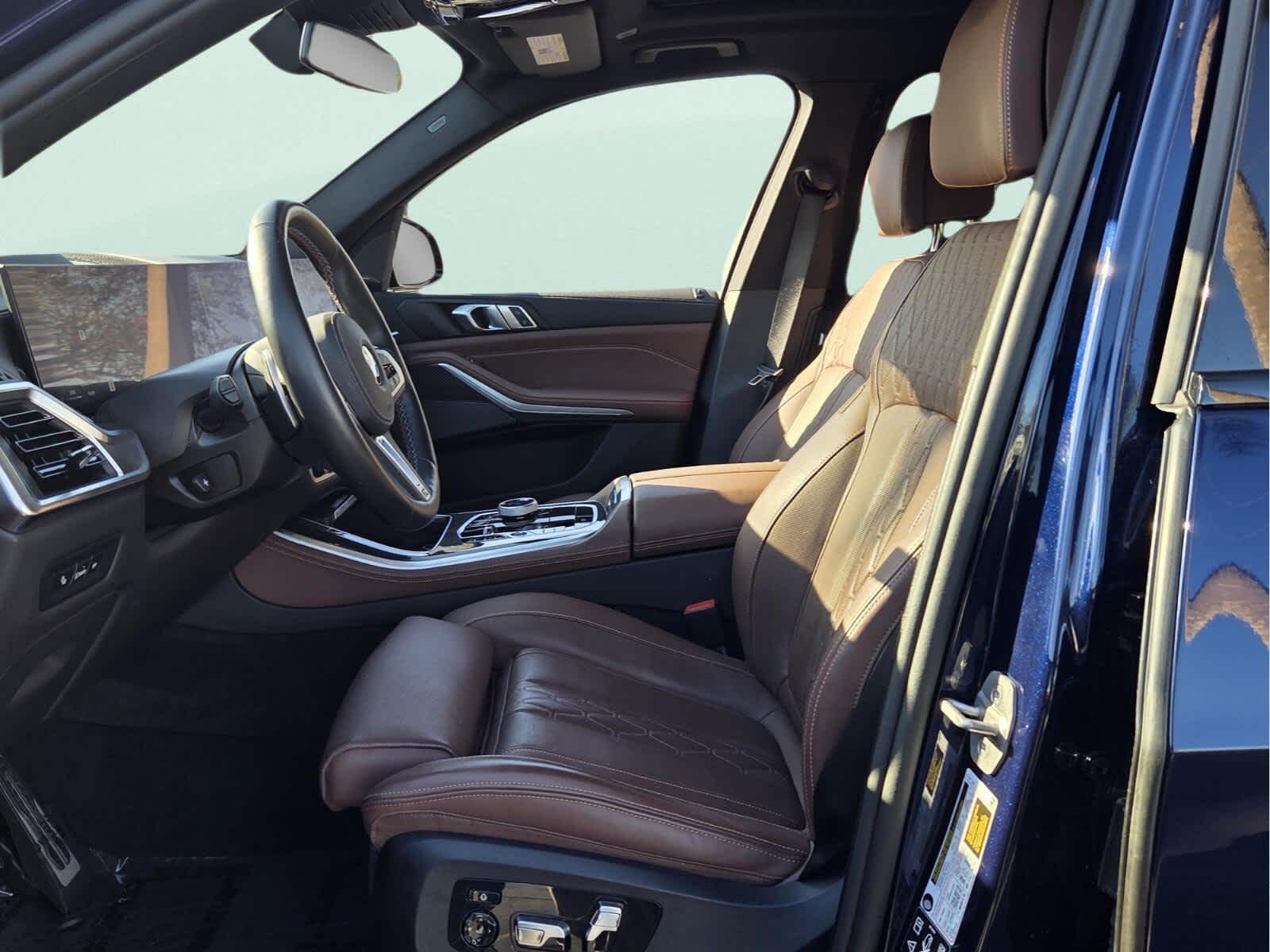 2025 BMW X5 M60i M60i