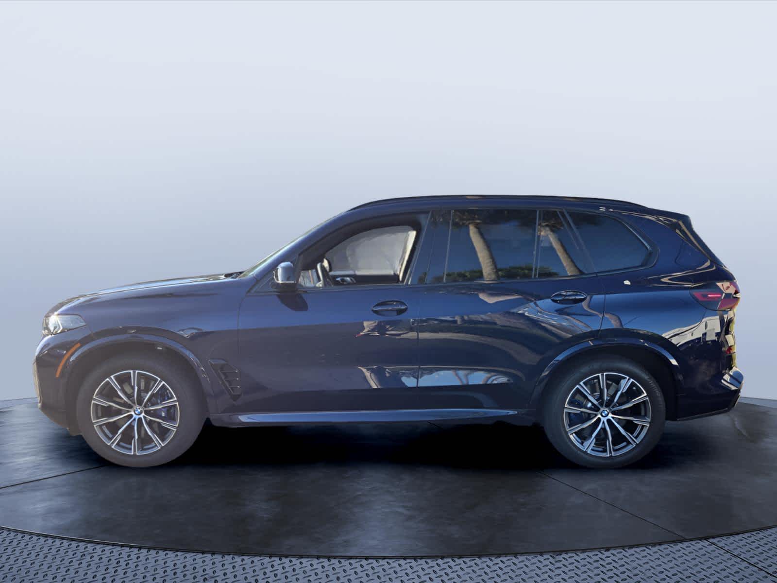 2025 BMW X5 M60i M60i