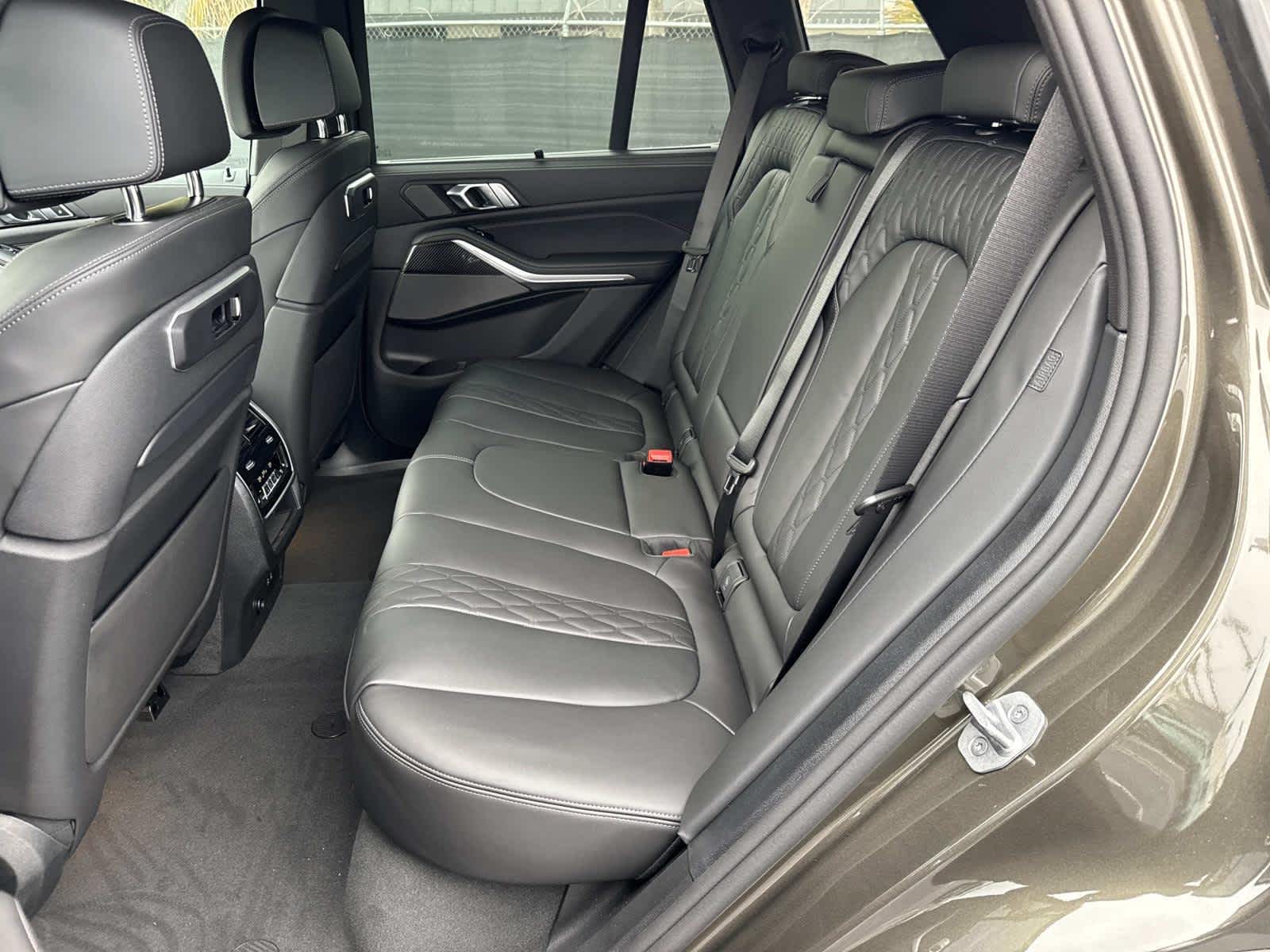 2026 BMW X5 M60i M60i