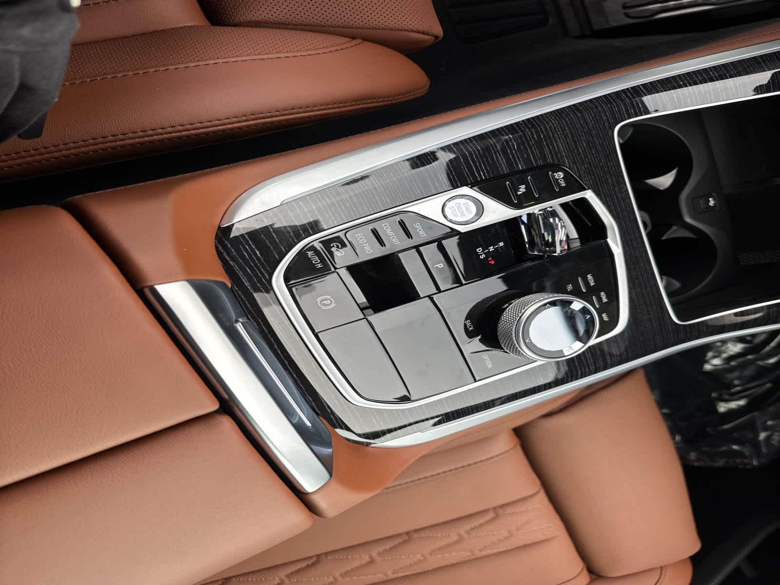 2026 BMW X5 M60i M60i