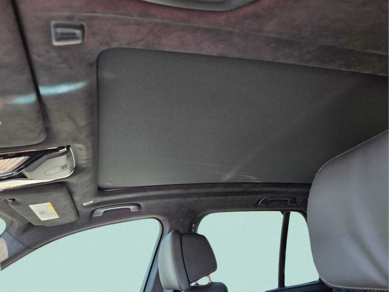 2026 BMW X5 M60i M60i