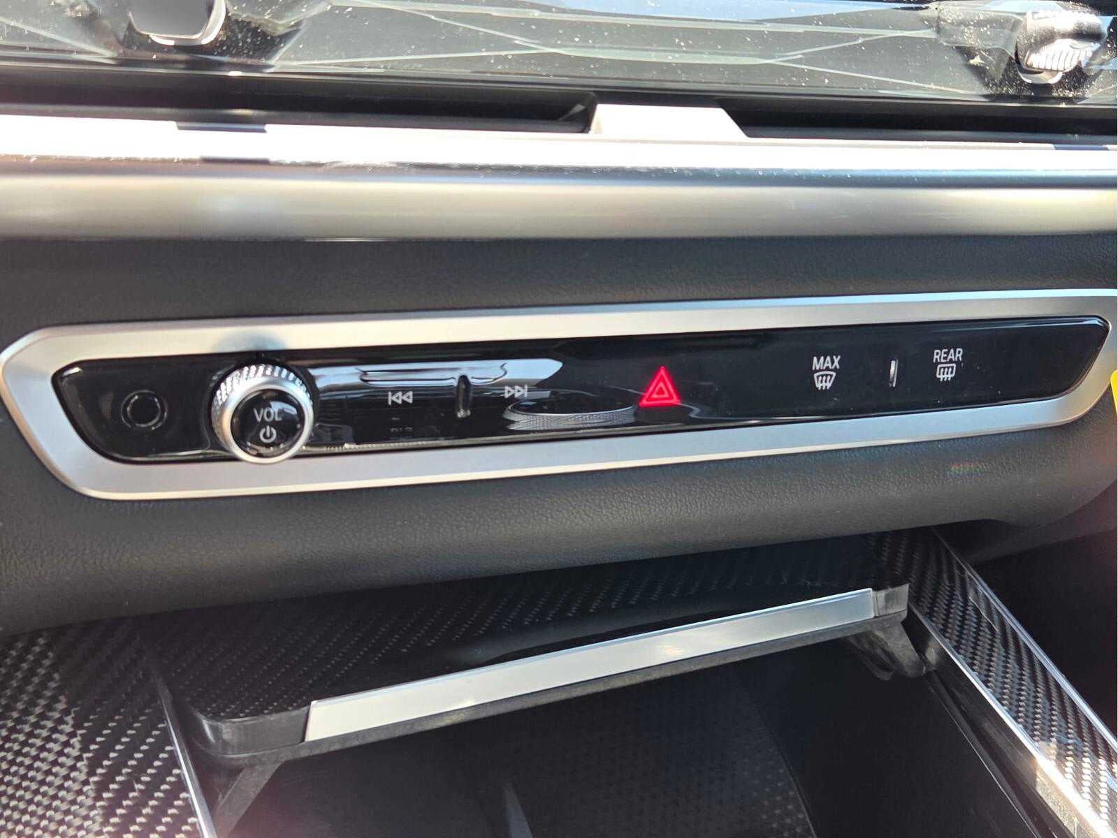 2026 BMW X5 M60i M60i