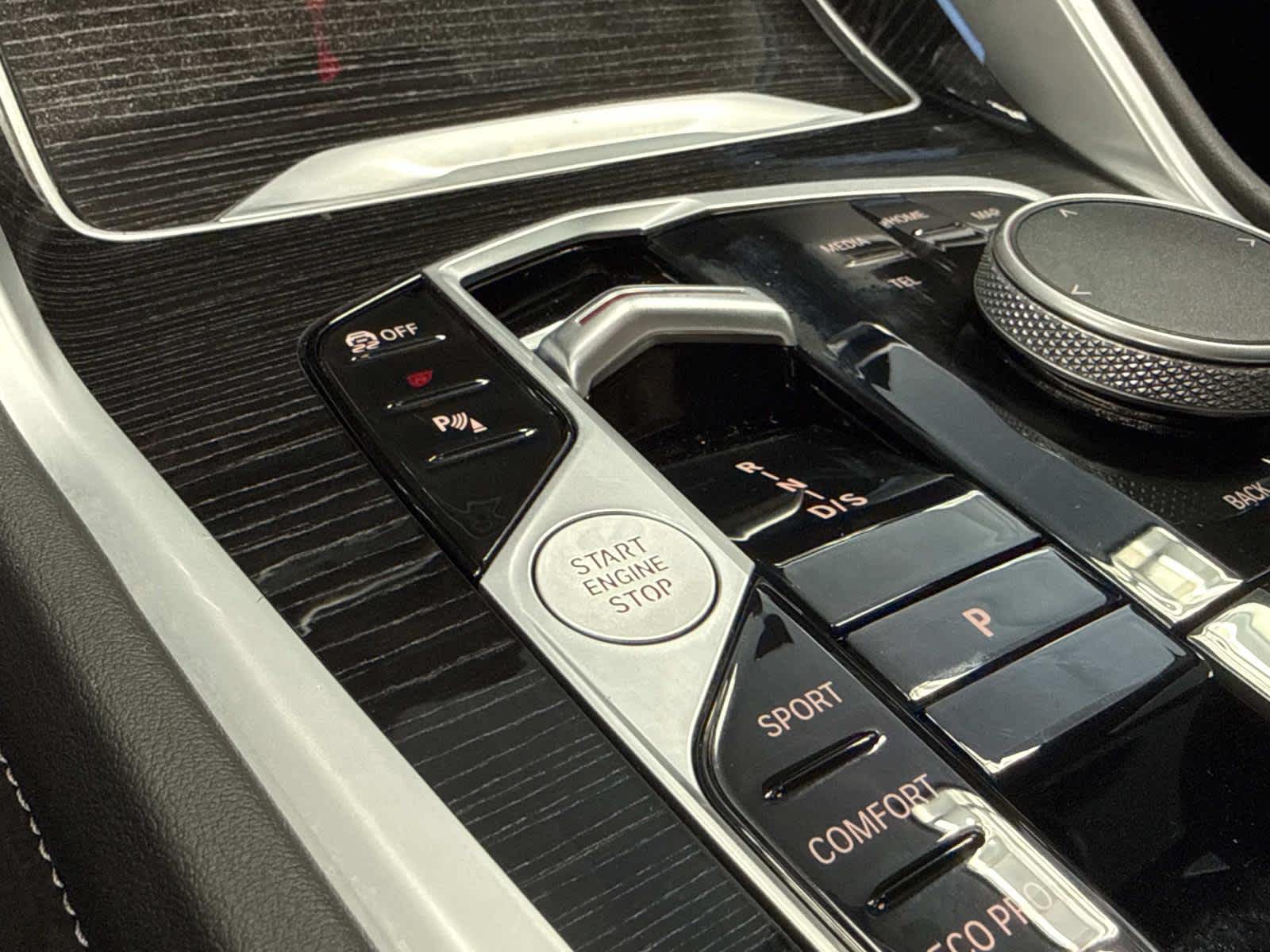 2025 BMW X6 xDrive40i