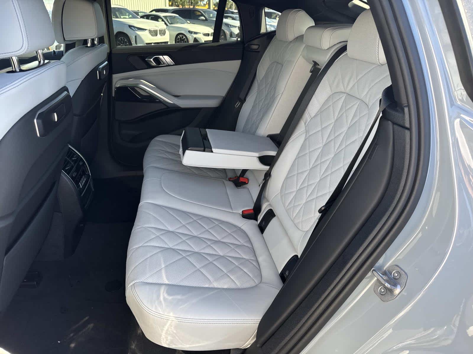 2026 BMW X6 xDrive40i