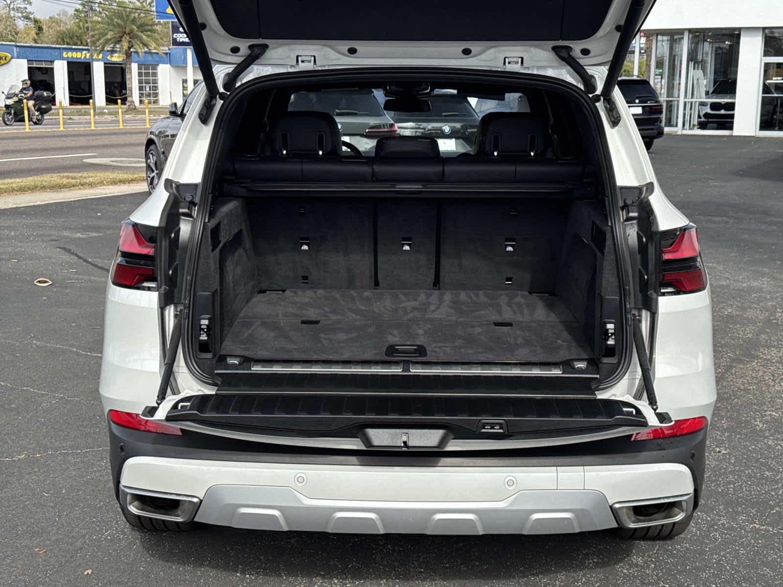 2025 BMW X5 xDrive50e xDrive50e