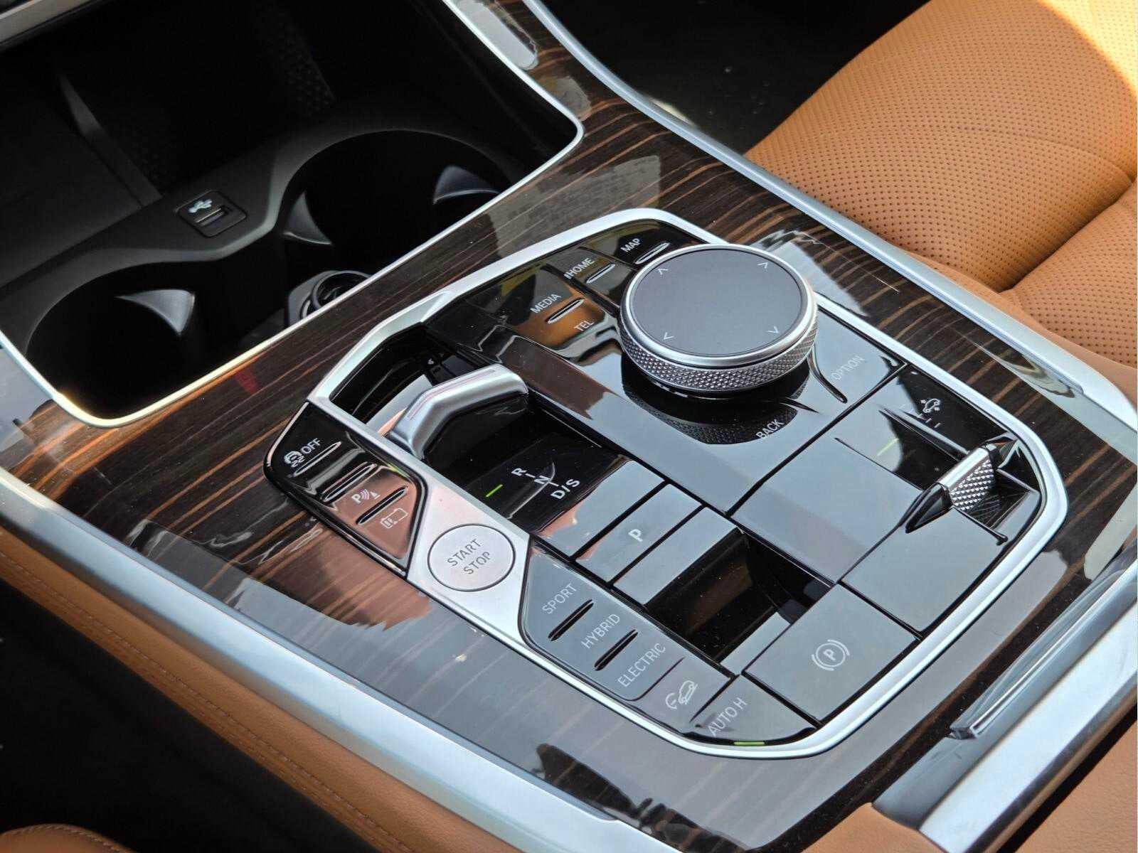 2026 BMW X5 xDrive50e xDrive50e