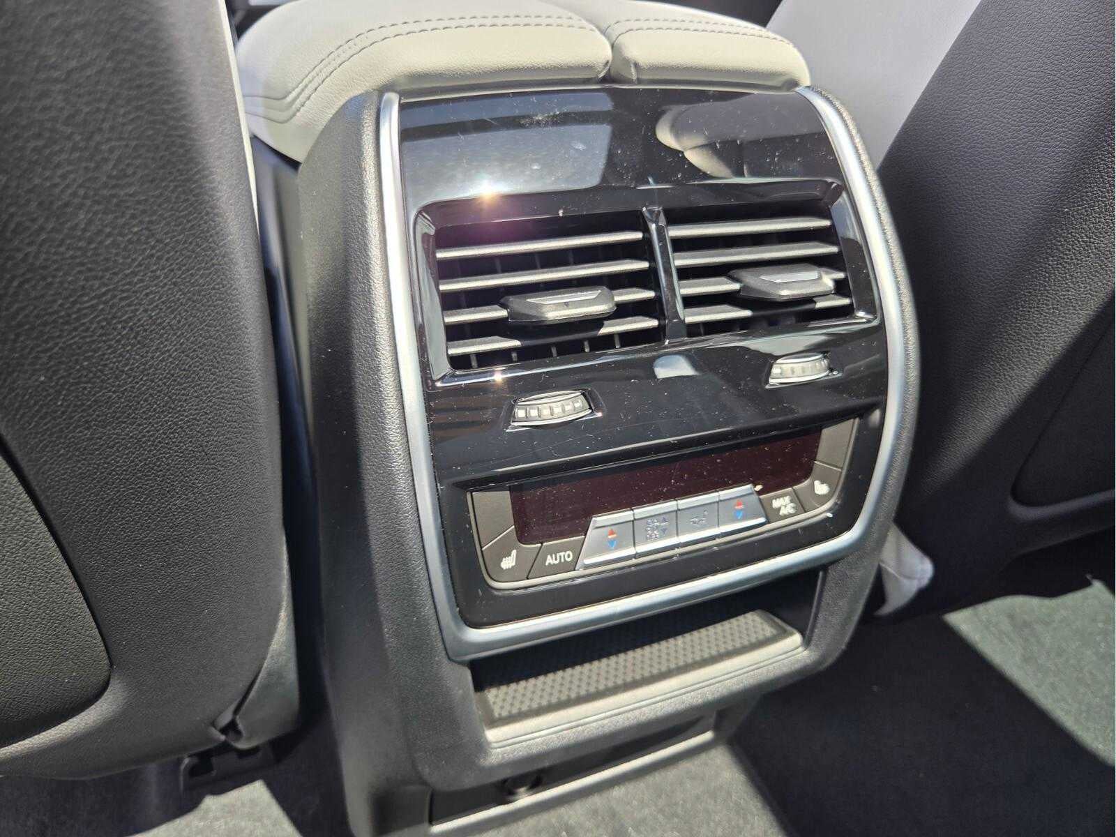 2026 BMW X5 xDrive50e xDrive50e