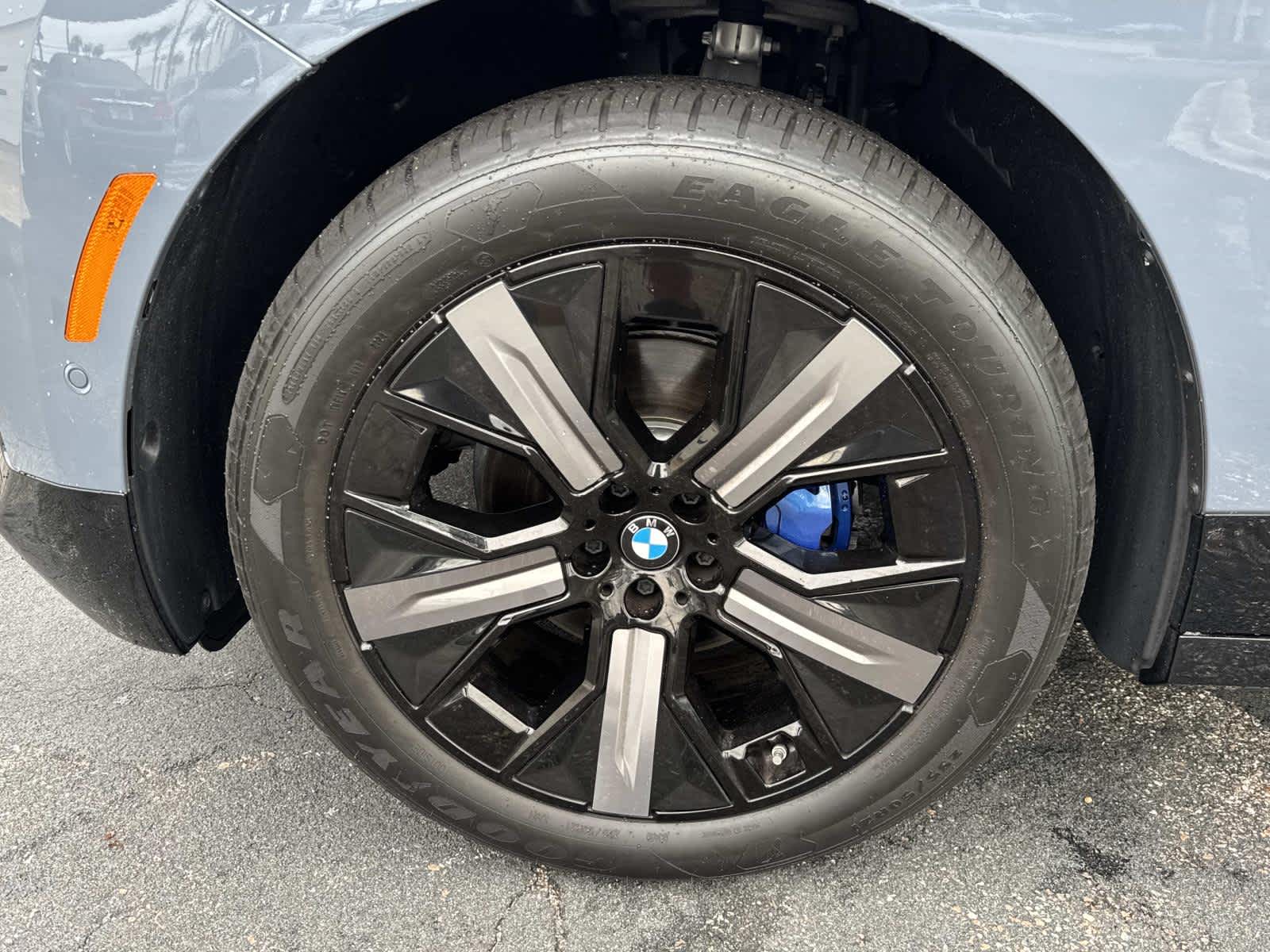 2025 BMW iX xDrive50