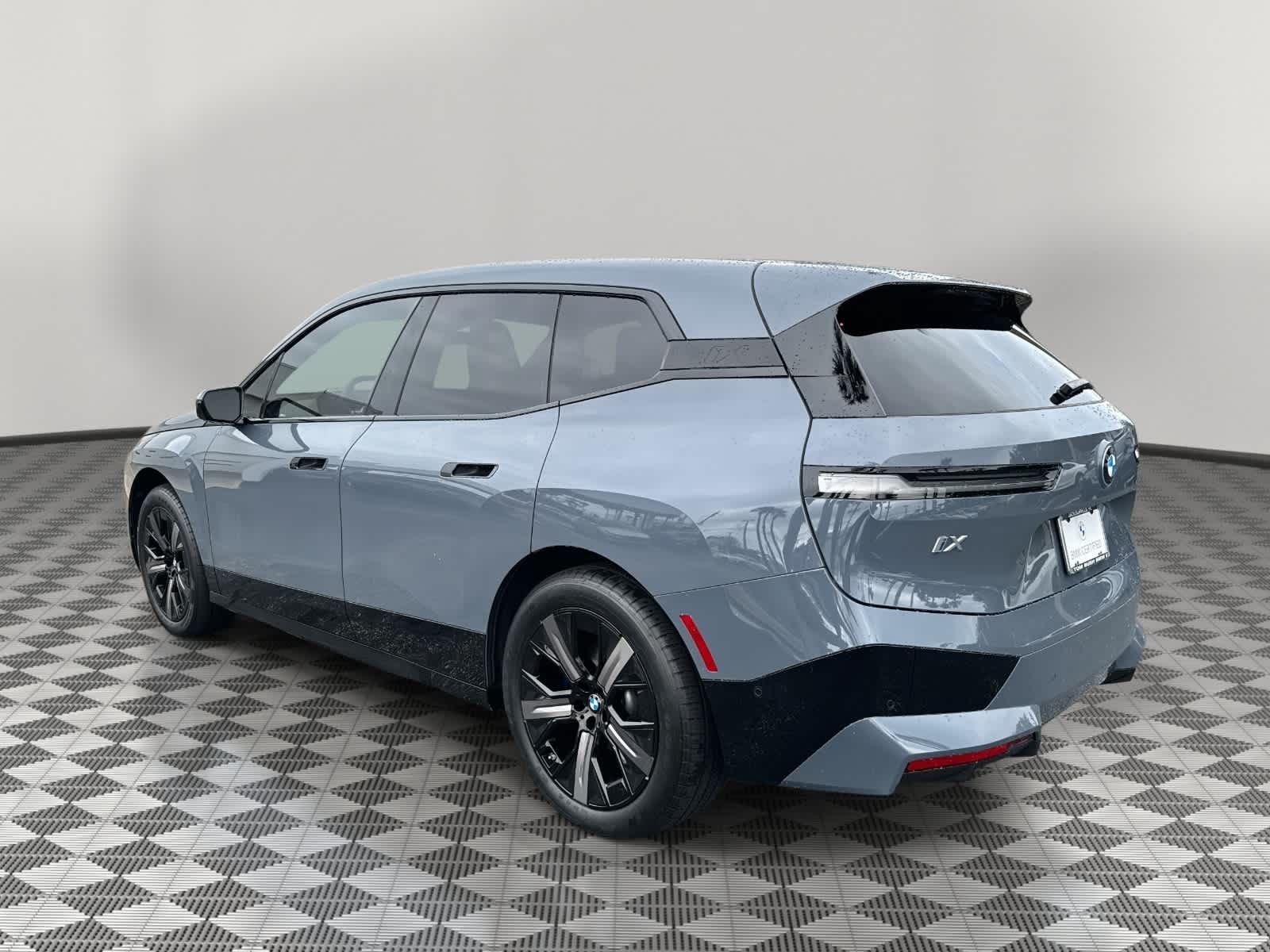 2025 BMW iX xDrive50