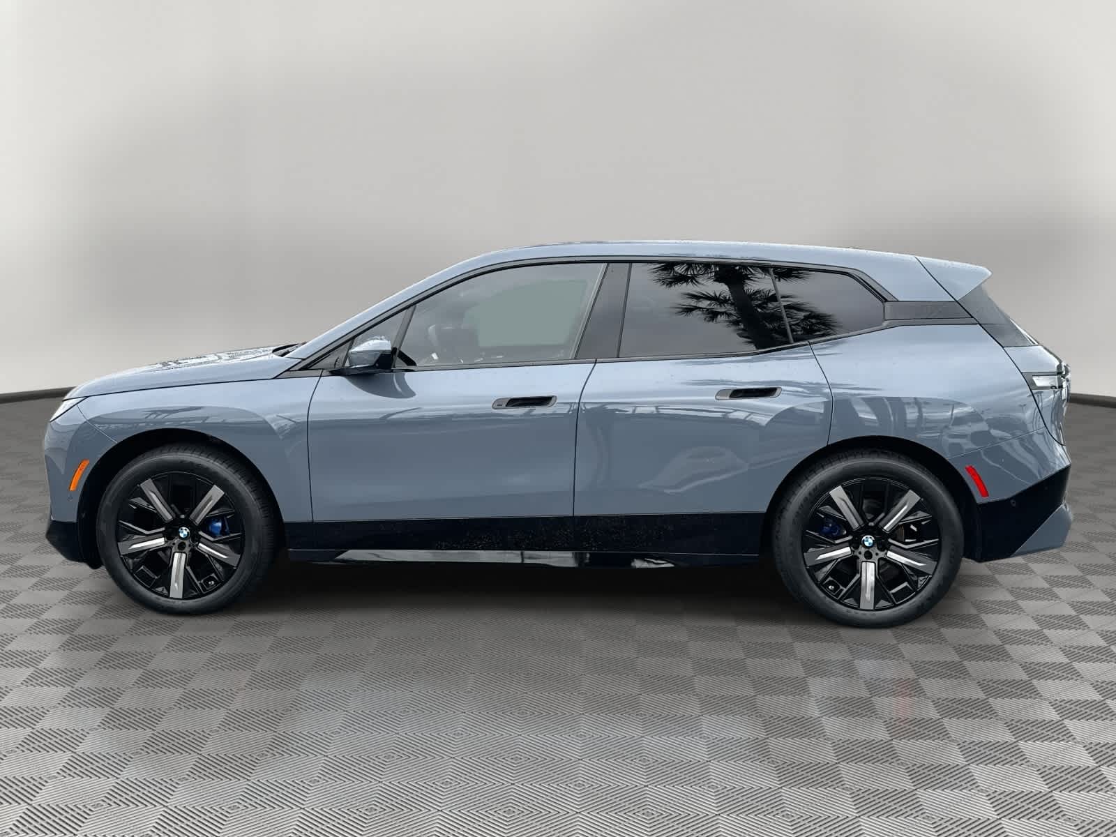 2025 BMW iX xDrive50