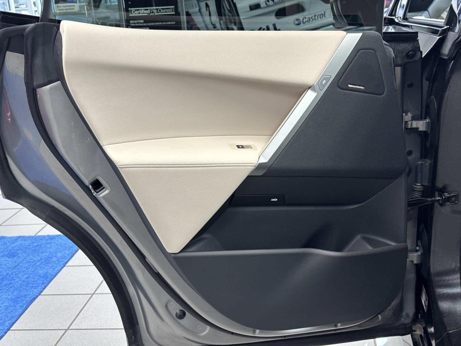 2025 BMW iX xDrive50