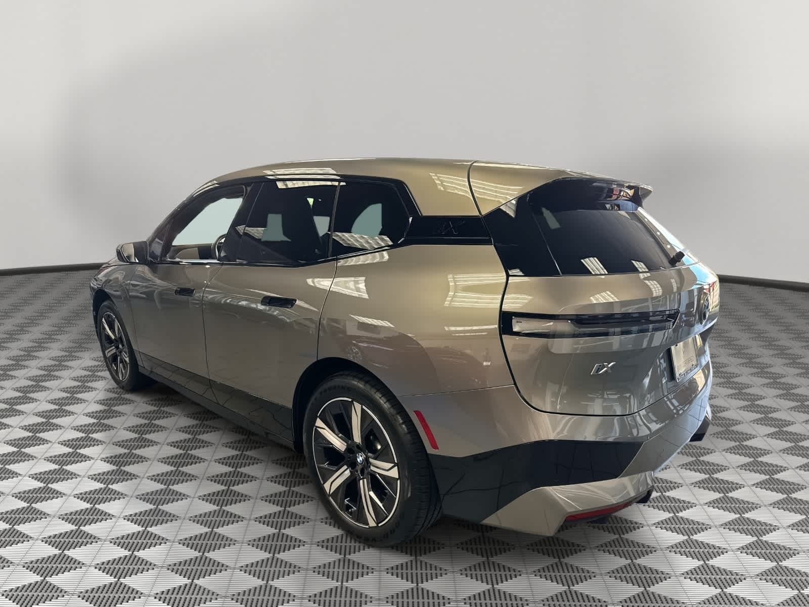 2025 BMW iX xDrive50