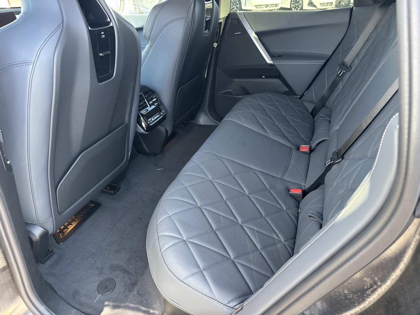 2026 BMW iX xDrive60