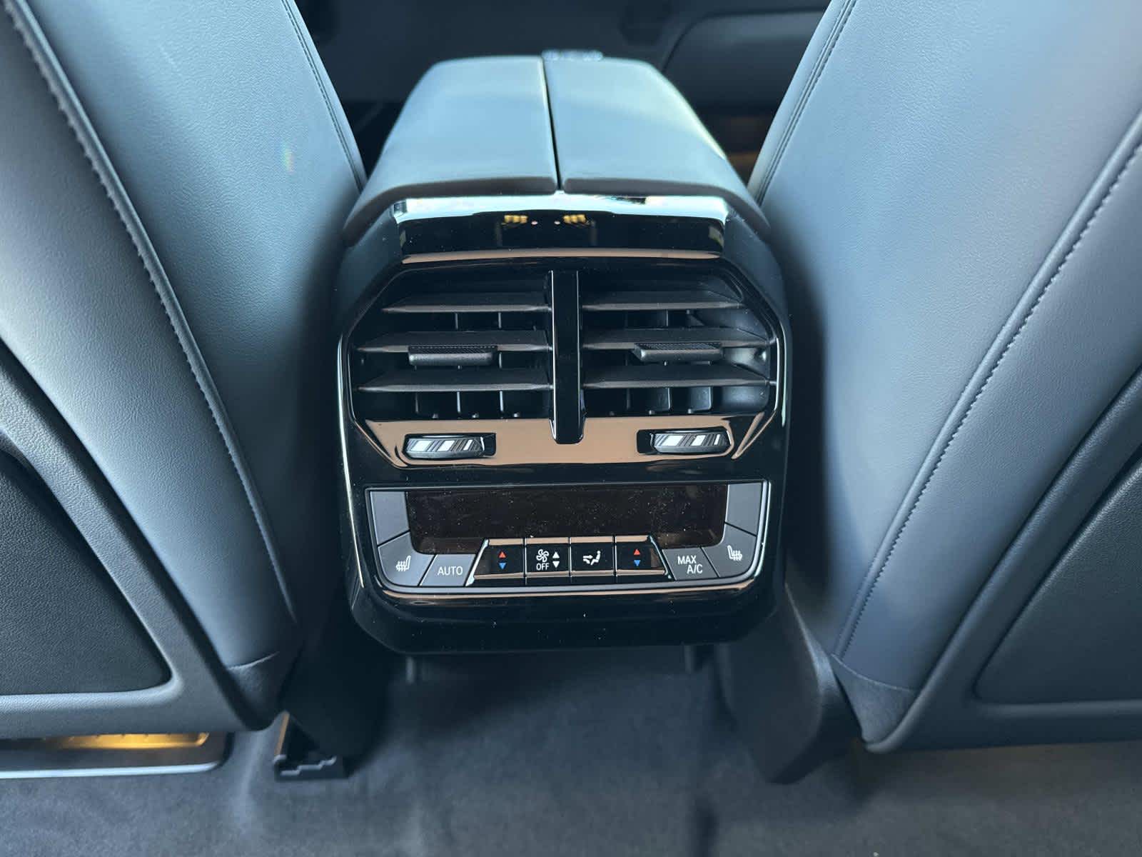 2026 BMW iX xDrive60