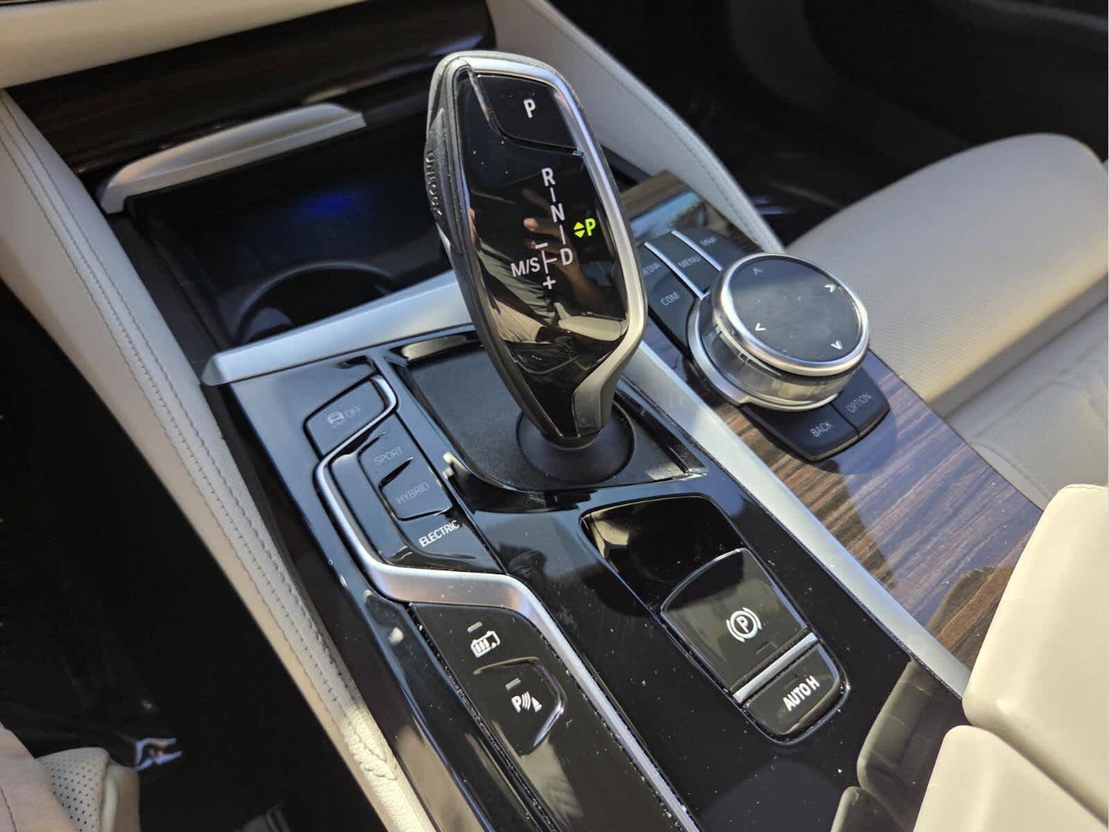 2023 BMW 530e 530e
