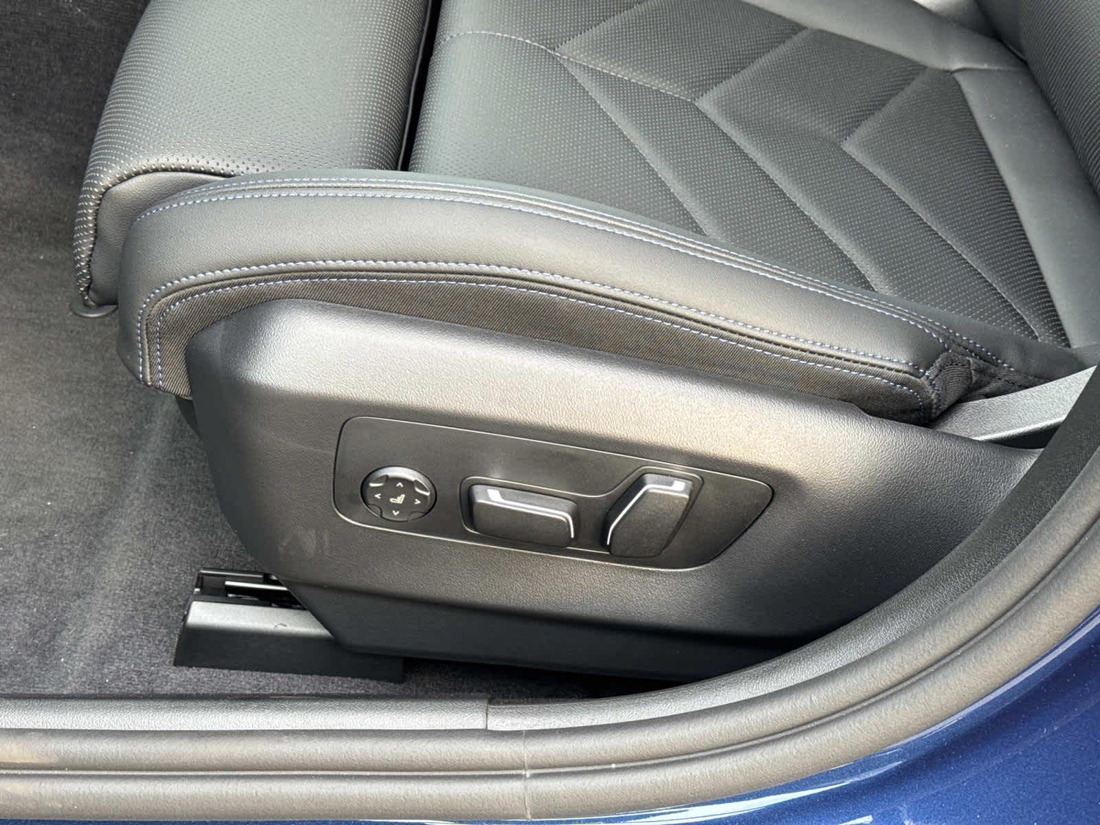 2026 BMW 5 Series 550e xDrive