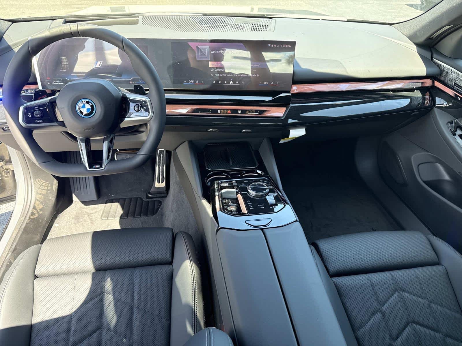 2026 BMW 550e xDrive 550e xDrive