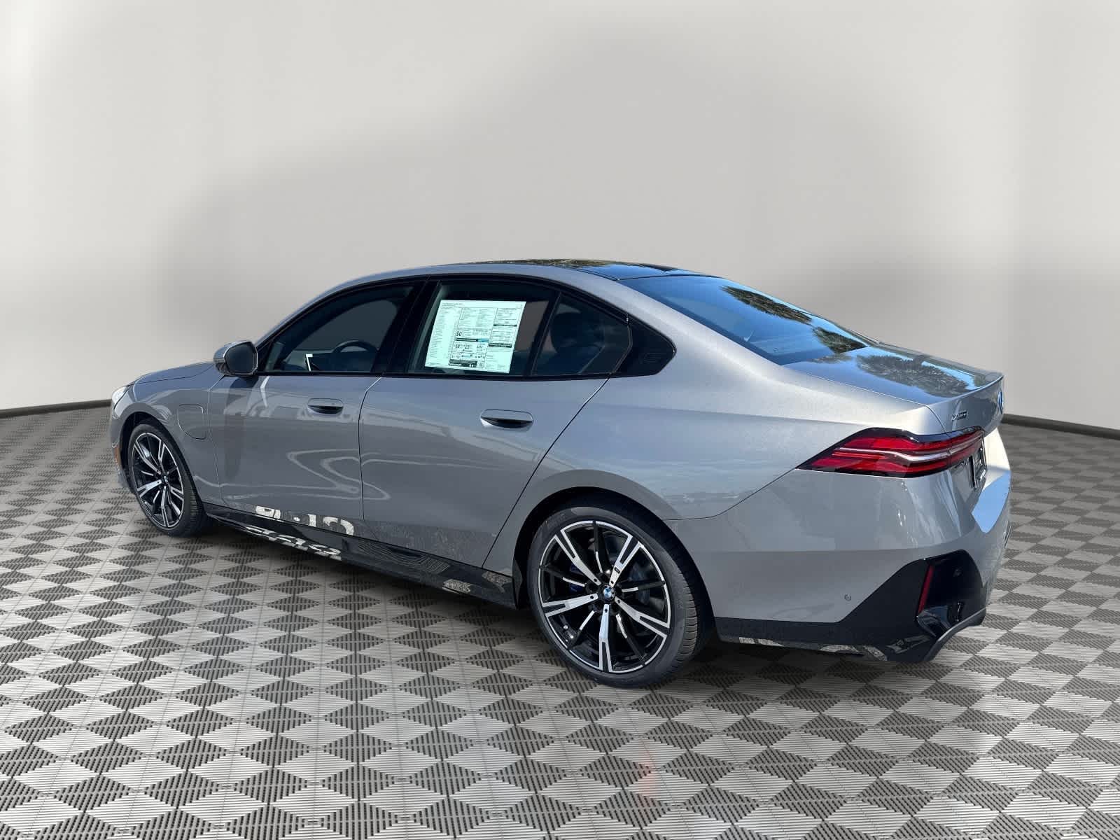 2026 BMW 550e xDrive 550e xDrive