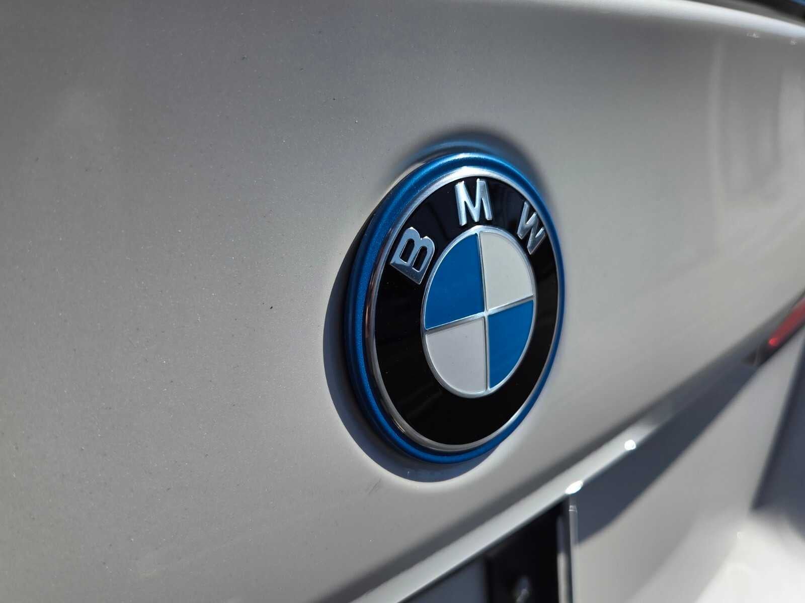 2027 BMW 550e xDrive 550e xDrive
