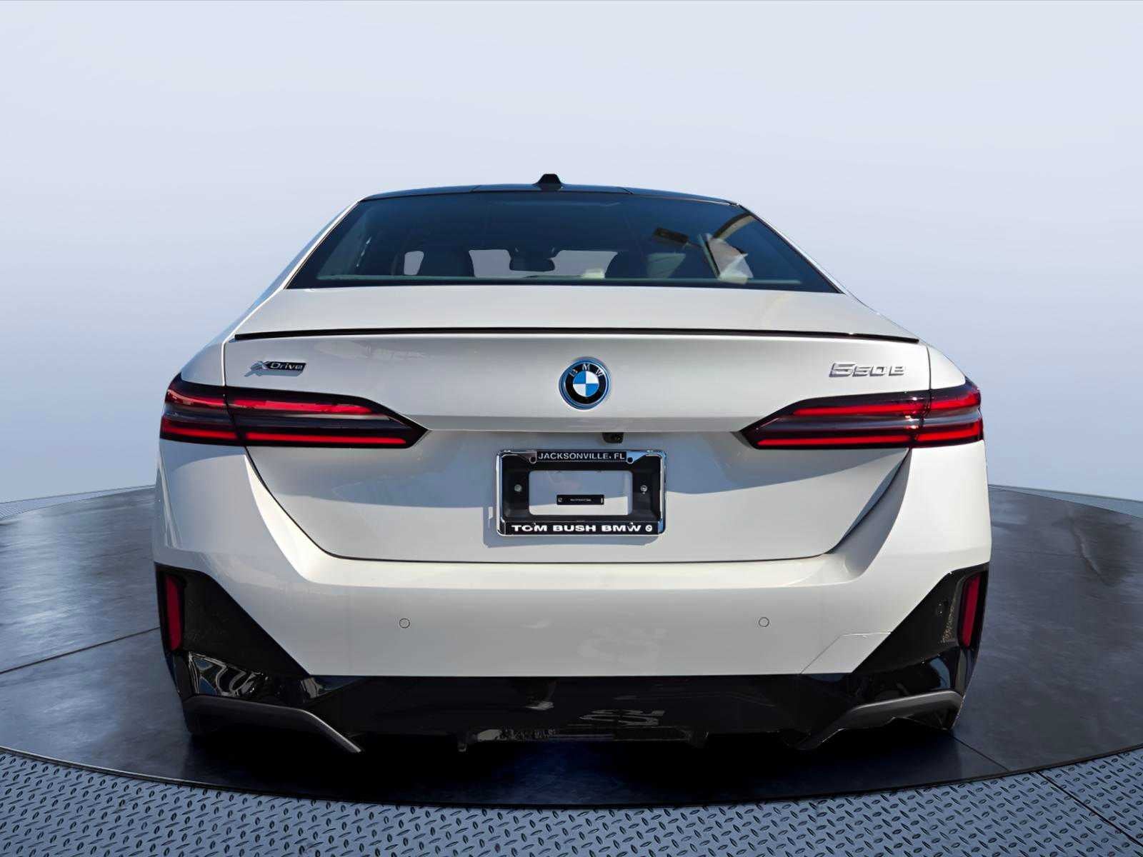 2027 BMW 550e xDrive 550e xDrive