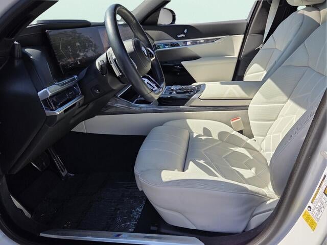 2023 BMW 740i 740i