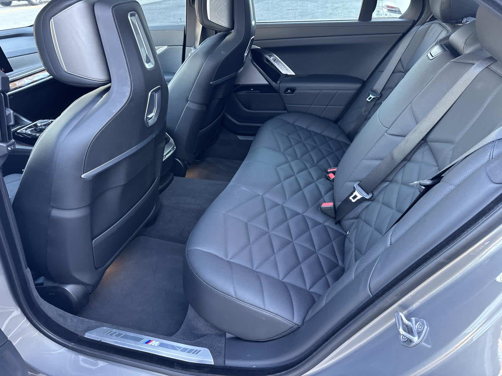 2023 BMW 7 Series 740i