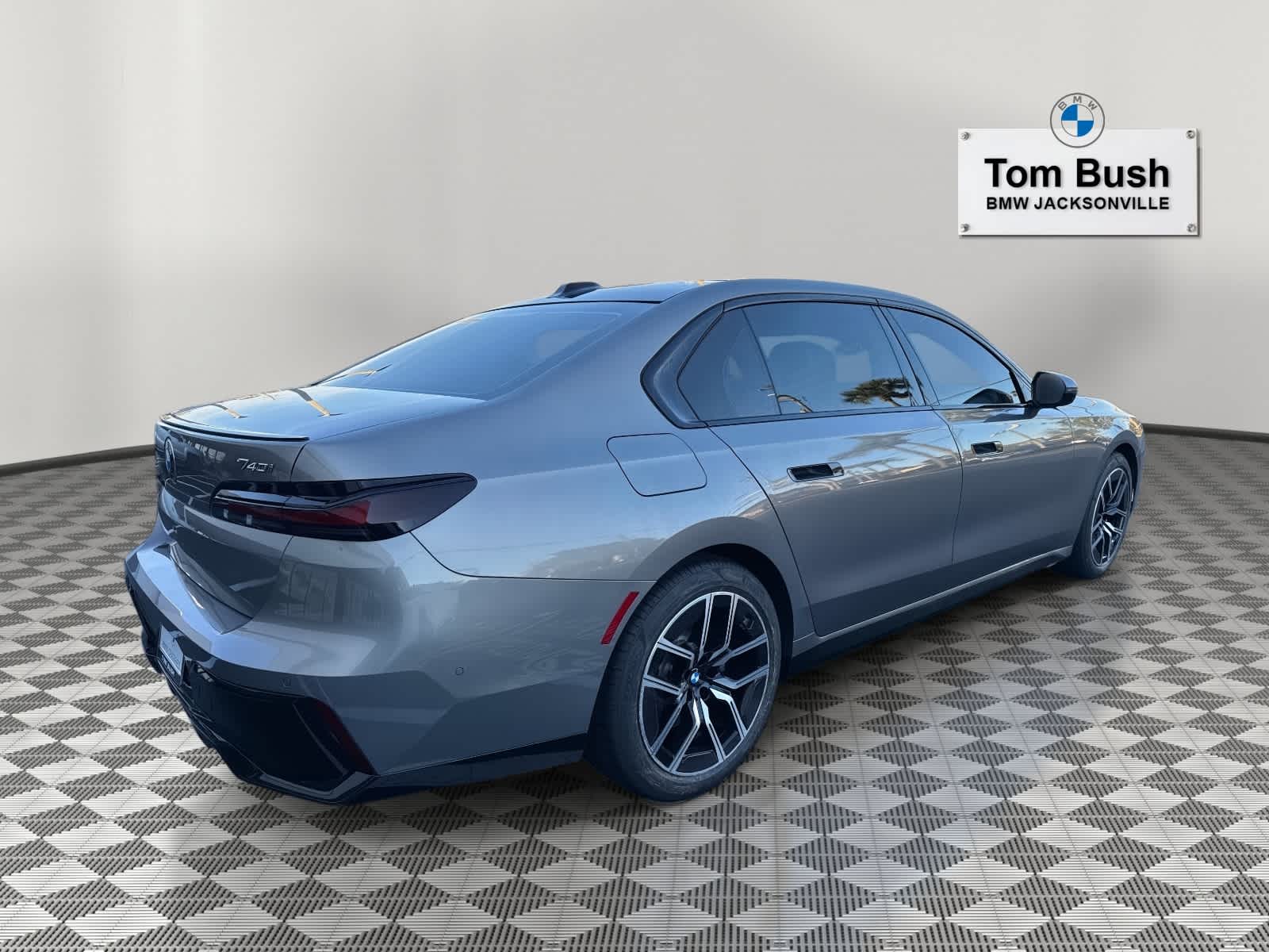 2023 BMW 7 Series 740i