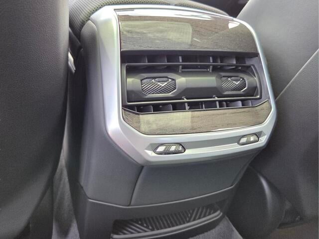 2026 BMW 740i 740i