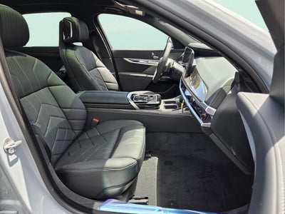 2026 BMW 740i 740i