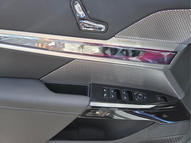 2026 BMW 740i 740i