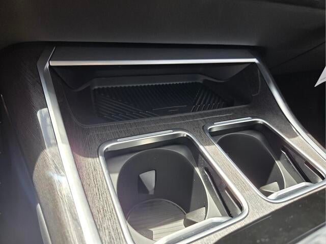 2026 BMW 740i 740i
