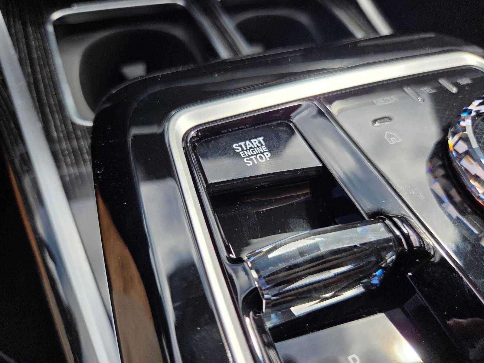 2026 BMW 740i 740i